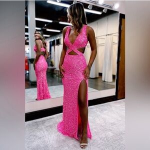 NWT Brand New, Never worn, HellyMoon, Fully Sequined Pink Formal/Prom Gown